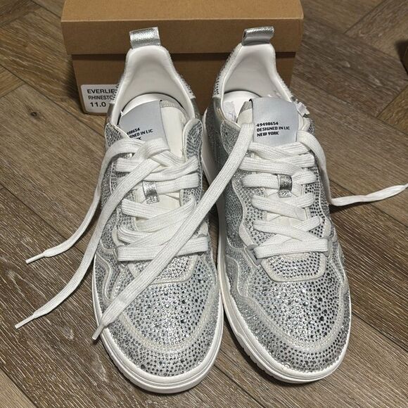 NIB Steve Madden Women's Everlie Sneaker - Picture 4 of 7